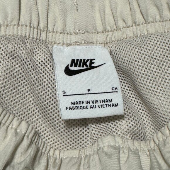 Nike Sportswear Off-White Active Nylon Polyester Athleisure Shorts Size Small - Picture 4 of 10